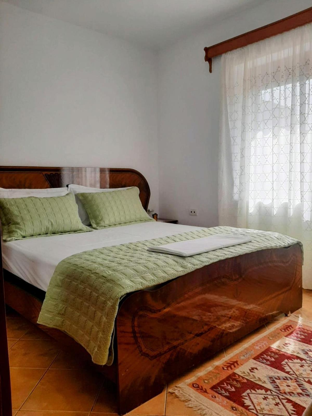 Vangert Apartment Берат Екстер'єр фото